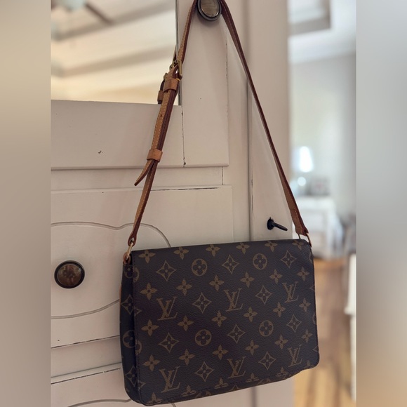 Louis Vuitton Brown Monogram Shoulder Bag - Picture 1 of 12